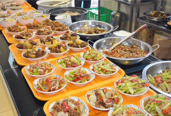 選對食堂承包企業(yè)，標準化公司員工餐飲管理