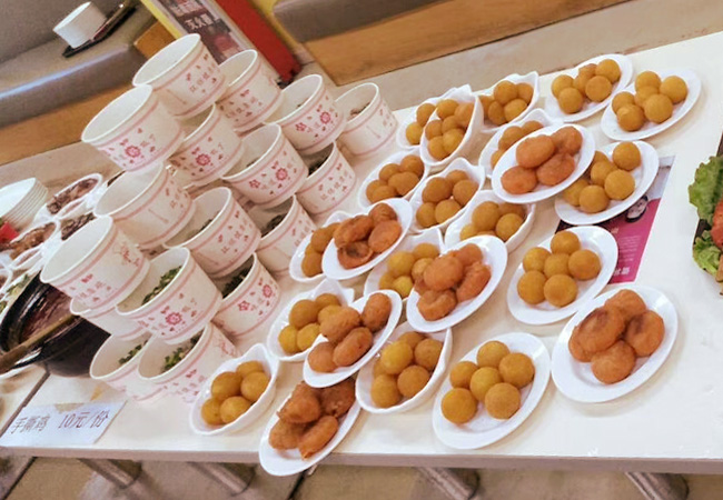 感恩回饋美食節,美食在食堂，好吃在金筷子
