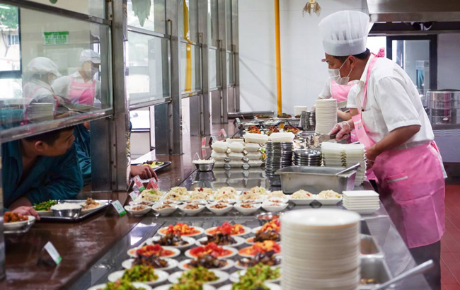 正規食堂承包：注重食品安全，吃上放心飯菜
